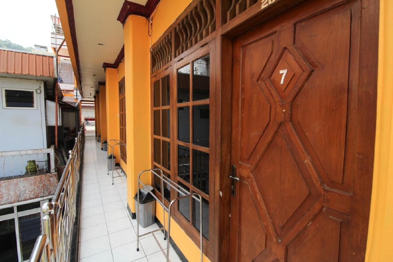 Reddoorz Near Sarangan Lake Magetan Exterior foto