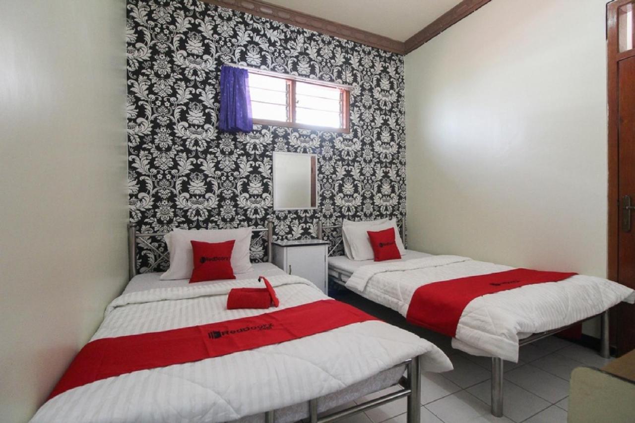 Reddoorz Near Sarangan Lake Magetan Exterior foto